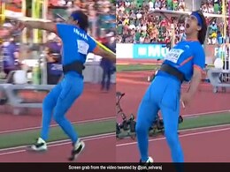 नीरज चोपड़ा ने 88.13 मीटर दूर 'रॉकेट' के स्पीड में भाला फेंक यूं मनाया जश्न, ऐसे रचा इतिहास- Video नीरज चोपड़ा ने 88.13 मीटर दूर 'रॉकेट' के स्पीड में भाला फेंक यूं मनाया जश्न, ऐसे रचा इतिहास- Video