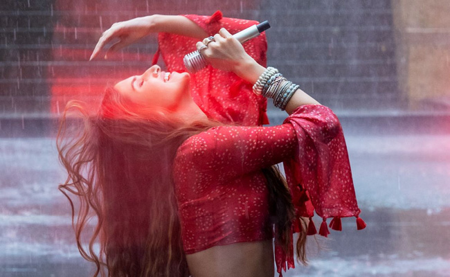 अब एक्टिंग ही नहीं गायकी से भी फैन्स का दिल जीतेंगी तारा सुतारिया, एक विलेन रिटर्न्स में गाया ‘शामत’