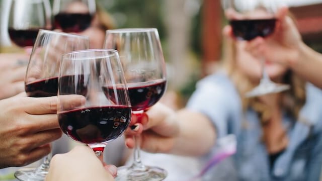 Opt for wine or other low calorie alcohol this festive season