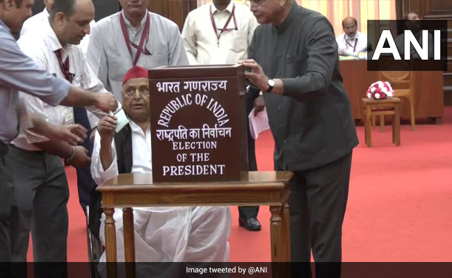 Presidential Elections: Samajwadi's Mulayam Singh Given Fresh Ballots After Voting Attempt Fails
