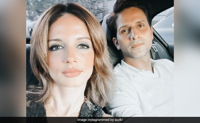 New Pic Of Sussanne Khan And Arslan Goni From Their Vacation In California