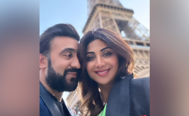 Shilpa Shetty Shares An Adorable Pic With Husband Raj Kundra From Paris Vacation