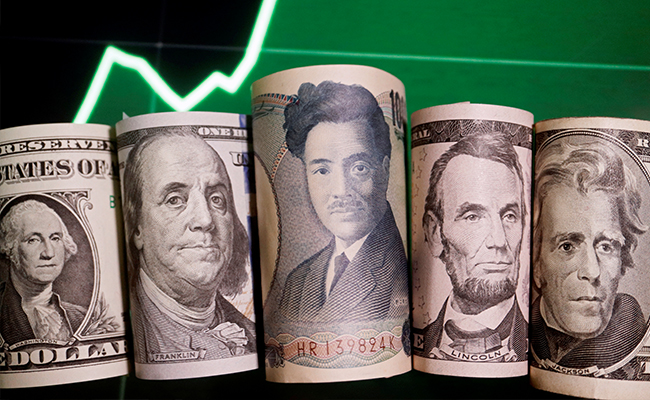 Amid Worries Of Recession, US Economy Shrinks
