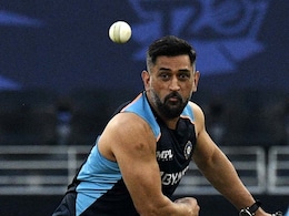 "Butter Chicken But Without Chicken": MS Dhoni's Unique Eating Style Revealed "Butter Chicken But Without Chicken": MS Dhoni's Unique Eating Style Revealed