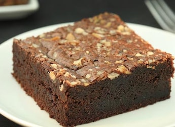 Quick And Easy Recipe: How To Make 2-Min Chocolate Brownie For Weekday Binge Quick And Easy Recipe: How To Make 2-Min Chocolate Brownie For Weekday Binge