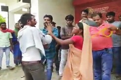 मध्यप्रदेश में भैंस चुराकर ले जा रहे चोर की लोगों ने की जमकर धुनाई मध्यप्रदेश में भैंस चुराकर ले जा रहे चोर की लोगों ने की जमकर धुनाई