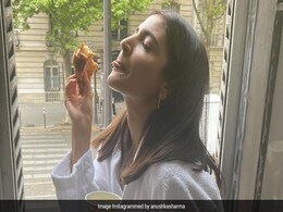 Anushka Sharma, Parineeti Chopra And A Food Challenge In London. Cool, No? Anushka Sharma, Parineeti Chopra And A Food Challenge In London. Cool, No?