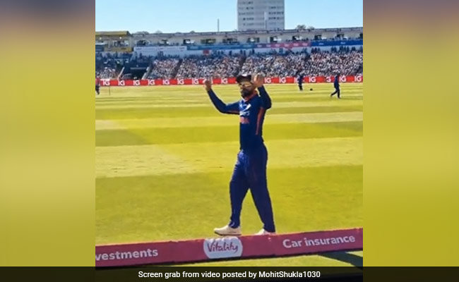 विराट कोहली को ट्रोल करने वाली Barmy Army पर भारी पड़े भारतीय फैंस, यूं दिया करारा जवाब