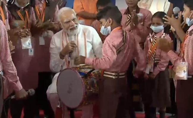 Watch: "<i>Shabash</i>," Says PM As Schoolchildren Greet Him With Songs In UP