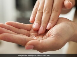 बालों को मोटा और घना बनाती हैं ये 3 चीजें, नारियल के तेल में मिलाकर लगाएं इस तरह बालों को मोटा और घना बनाती हैं ये 3 चीजें, नारियल के तेल में मिलाकर लगाएं इस तरह