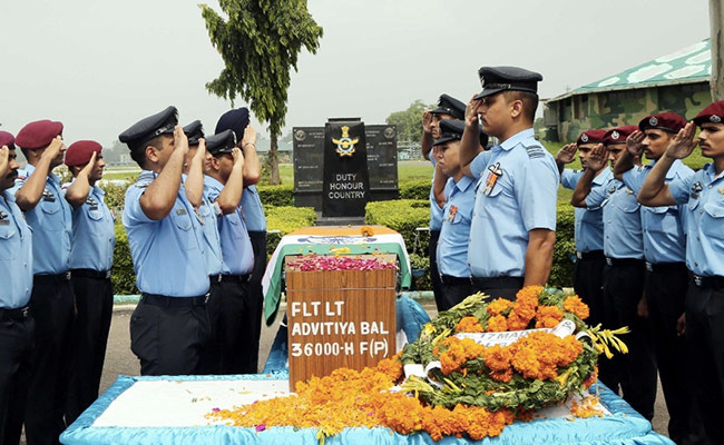 Pilot Killed In MiG-21 Crash Cremated In Jammu, Thousands Pay Tribute