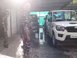 शिव सेना सांसद संजय राउत के घर ED का छापा, दो बार समन मिलने पर भी नहीं हुए थे पेश शिव सेना सांसद संजय राउत के घर ED का छापा, दो बार समन मिलने पर भी नहीं हुए थे पेश