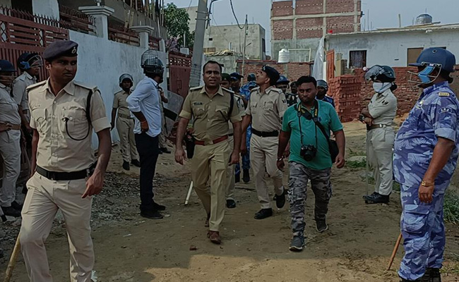 बिहार : पटना के दीघा में घरों को तोड़ने काम शुरू, पढ़ें - किस बात को लेकर साल 1974 से चला आ रहा है विवाद