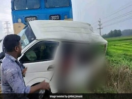 11 Dead, 5 Wounded In Train-Bus Collision In Bangladesh: Report 11 Dead, 5 Wounded In Train-Bus Collision In Bangladesh: Report