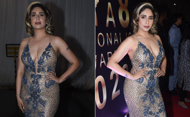 Neha Bhasin Is All The Glitterati The Weekend Needed In Her Sequinned Gown