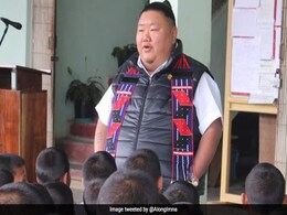 'गंदगी कम आंखों में...' :  नगालैंड के मंत्री ने गिनाए छोटी आंखों के फायदे, VIDEO हुआ वायरल 'गंदगी कम आंखों में...' :  नगालैंड के मंत्री ने गिनाए छोटी आंखों के फायदे, VIDEO हुआ वायरल