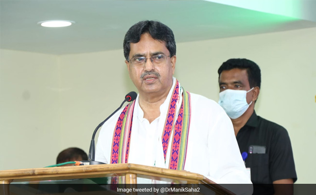 लखनऊ पहुंचे त्रिपुरा की सीएम की सुरक्षा में सेंध, मिलने पहुंचा फर्जी आईआरएस गिरफ्तार