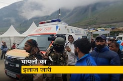 घायलों को इलाज मुहैया कराने की कवायद तेज, बालटाल हॉस्पिटल में भर्ती कराए जा रहे तीर्थ यात्री घायलों को इलाज मुहैया कराने की कवायद तेज, बालटाल हॉस्पिटल में भर्ती कराए जा रहे तीर्थ यात्री