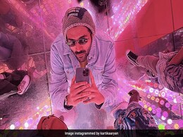 कार्तिक आर्यन ने शेयर कीं वेकेशन की शानदार पिक्स, विदेश में यूं गाया 'अभी जिंदा हूं तो जी लेने दो' गाना कार्तिक आर्यन ने शेयर कीं वेकेशन की शानदार पिक्स, विदेश में यूं गाया 'अभी जिंदा हूं तो जी लेने दो' गाना