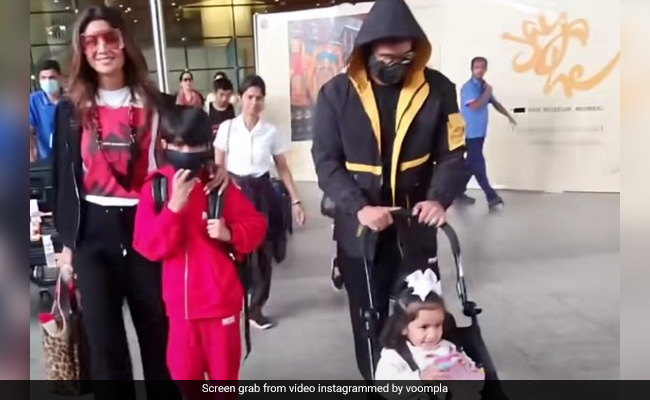 बीवी शिल्पा शेट्टी साथ एयरपोर्ट पर स्पॉट हुए राज कुंद्रा तो फैन्स बोले- सर अब तो चेहरा दिखा दो...  