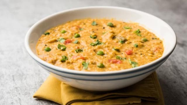Soluble fibres such as oats can help prevent spikes in blood sugar level