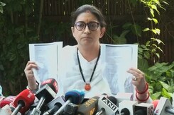 Smriti Irani Gains, Congress Leaders Ordered To Delete Tweets On Her Smriti Irani Gains, Congress Leaders Ordered To Delete Tweets On Her
