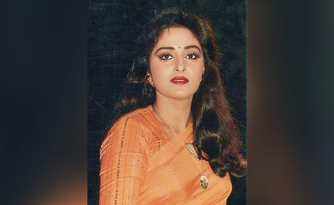 एनुअल फंक्शन में देखते ही जया प्रदा पर आ गया था डायरेक्टर का दिल, खूबसूरती में देती थीं श्रीदेवी-मीनाक्षी को टक्कर- PHOTOS