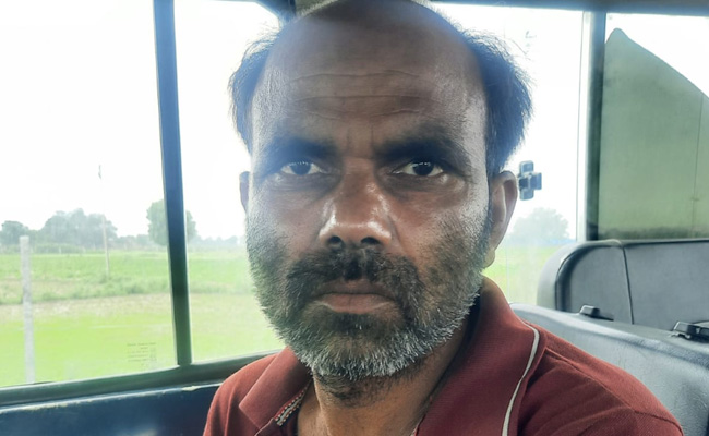 हाथरस हादसा: ओवरटेकिंग के कारण गई 6 कांवड़ियों की जान, फरार ट्रक ड्राइवर गिरफ्तार, ट्रक भी जब्त