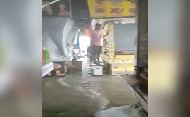 Video: Nearly 5 Meters High Tide Hits Shops At Mumbai's Juhu Beach