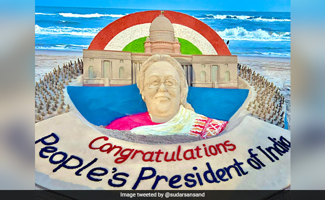 Sudarsan Pattnaik Honours President-Elect Droupadi Murmu With Spectacular Sand Art