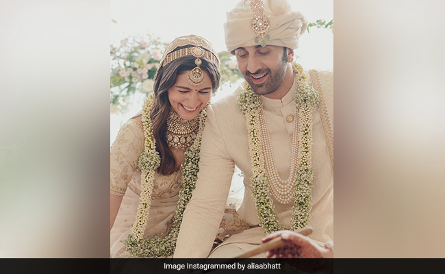 <i>Koffee With Karan 7</i>: The Alia Bhatt-Ranbir Kapoor Love Story Began On A Tel Aviv Flight. Or Was It <i>Student Of The Year</i> Set?