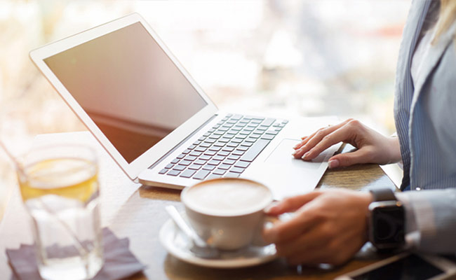 Amazon Prime Day 2022 Sale: लेनोवो, डेल, एचपी और अन्य लैपटॉप पर मिल रही डील्स का लाभ उठाएं