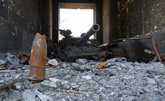 Zelensky's Advisor Admits Key Eastern Ukraine City Could Fall