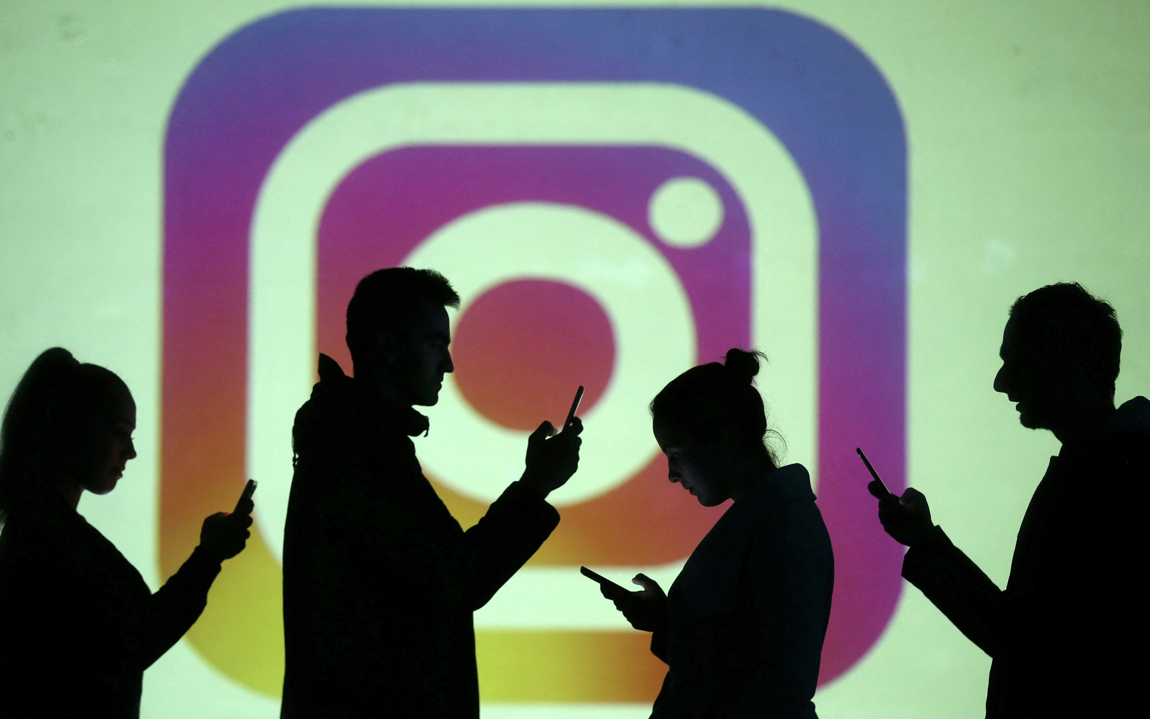 Instagram's New Payment Feature To Allow Users to Shop Directly In Chats