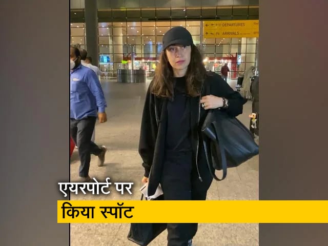 करिश्मा कपूर लौटीं न्यूयॉर्क से छुट्टियां मनाकर