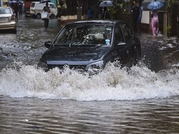 मुंबई में जोरदार बारिश, महाराष्ट्र के छह जिलों के लिए रेड अलर्ट जारी मुंबई में जोरदार बारिश, महाराष्ट्र के छह जिलों के लिए रेड अलर्ट जारी