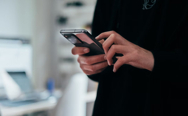 Philippines Lawmaker Proposes Bill To Declare "Ghosting" An Emotional Offence