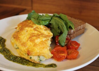 Quick Egg Breakfast Recipe: How To Make Korean-Style Steamed Omelette Quick Egg Breakfast Recipe: How To Make Korean-Style Steamed Omelette