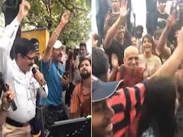 मुंबई ट्रैफिक पुलिसकर्मी ने गाया जबरदस्त गाना, मस्ती से झूम उठे बच्चों से लेकर बुजुर्ग मुंबई ट्रैफिक पुलिसकर्मी ने गाया जबरदस्त गाना, मस्ती से झूम उठे बच्चों से लेकर बुजुर्ग