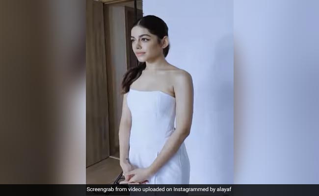 When Alaya F Managed To Get A "Passport Photo" Out Of A Glam Shoot