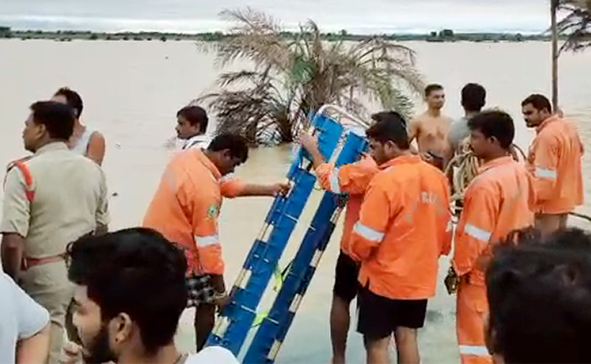 2 Rescue Workers Drown During Relief Ops In Flood-Hit Telangana