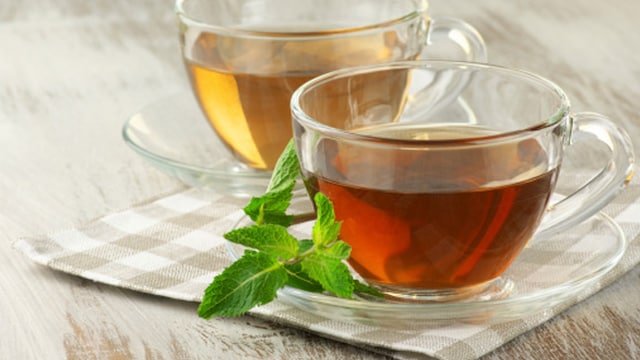Green tea and other herbal teas might help reduce bad breath