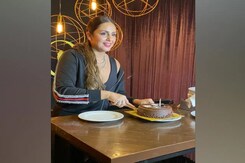 हुमा कुरैशी की बर्थडे पार्टी में सोनाक्षी सिन्हा, विद्या बालन समेत कई सेलेब्स पहुंचे हुमा कुरैशी की बर्थडे पार्टी में सोनाक्षी सिन्हा, विद्या बालन समेत कई सेलेब्स पहुंचे