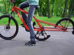 कभी देखा है ऐसा अजीबोगरीब क्रिएशन? इंजीनियर ने बना डाली आधे पहिये वाली साइकिल कभी देखा है ऐसा अजीबोगरीब क्रिएशन? इंजीनियर ने बना डाली आधे पहिये वाली साइकिल