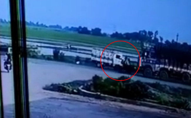 Shocking Video From Bihar Shows Head-On Collision Between Bike And Truck, 3 Injured
