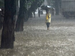 Weather Updates: देश के अलग-अलग राज्यों में जमकर बरस रहे मेघ, जानें-अगले 3 दिनों में क्या रहेगा मौसम का हाल Weather Updates: देश के अलग-अलग राज्यों में जमकर बरस रहे मेघ, जानें-अगले 3 दिनों में क्या रहेगा मौसम का हाल