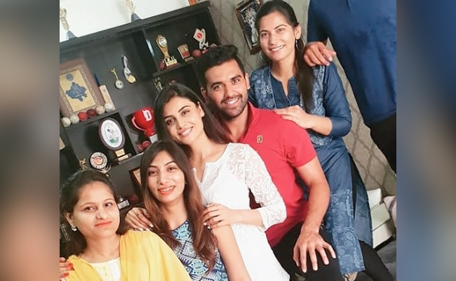 भारतीय क्रिकेटर दीपक चाहर की 'बहन' की शादी की रस्में शुरू, हुई रोका सेरेमनी- Photos