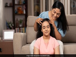 इन तेलों से मिलती है बालों को चमक और लंबाई, मालिश के लिए परफेक्ट हैं ये Hair Oil इन तेलों से मिलती है बालों को चमक और लंबाई, मालिश के लिए परफेक्ट हैं ये Hair Oil