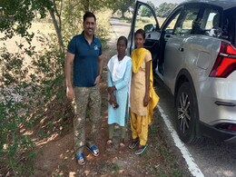 Rs 40 Treatment For MS Dhoni's Knee Problem, Says Report Rs 40 Treatment For MS Dhoni's Knee Problem, Says Report