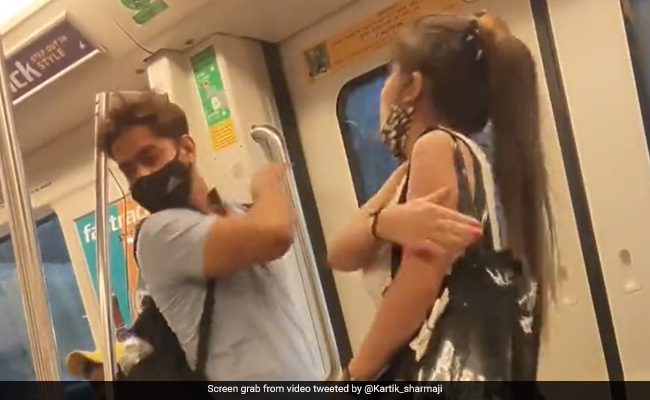 Viral Video: Girl Slaps Boy Over "Rs 1,000 Zara T-Shirt" In Delhi Metro